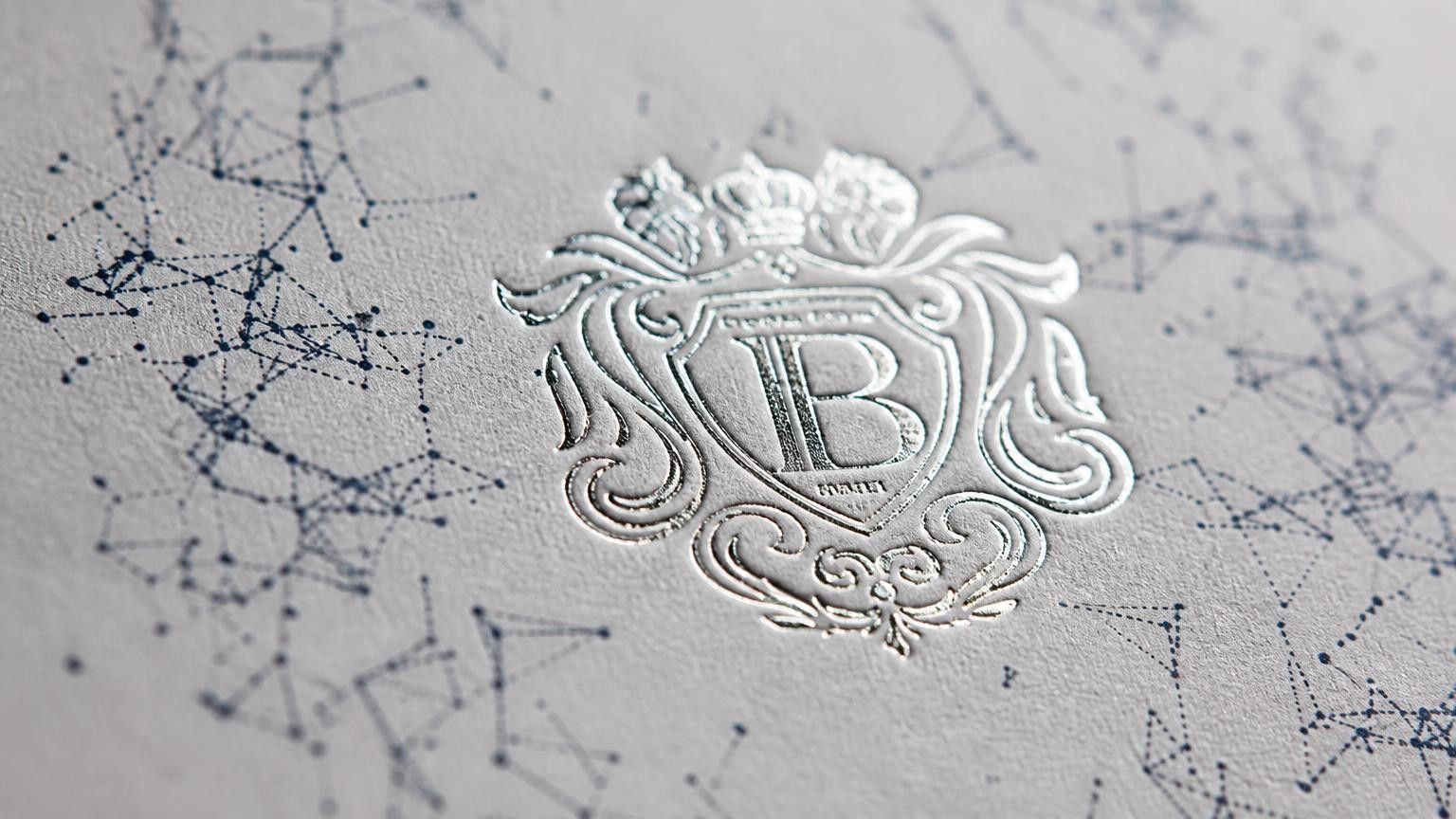Botuliz emblem foil-stamped on the box